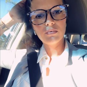 Meet your Posher, Leanne